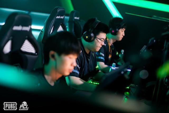 由泳接力项 由泳接力项