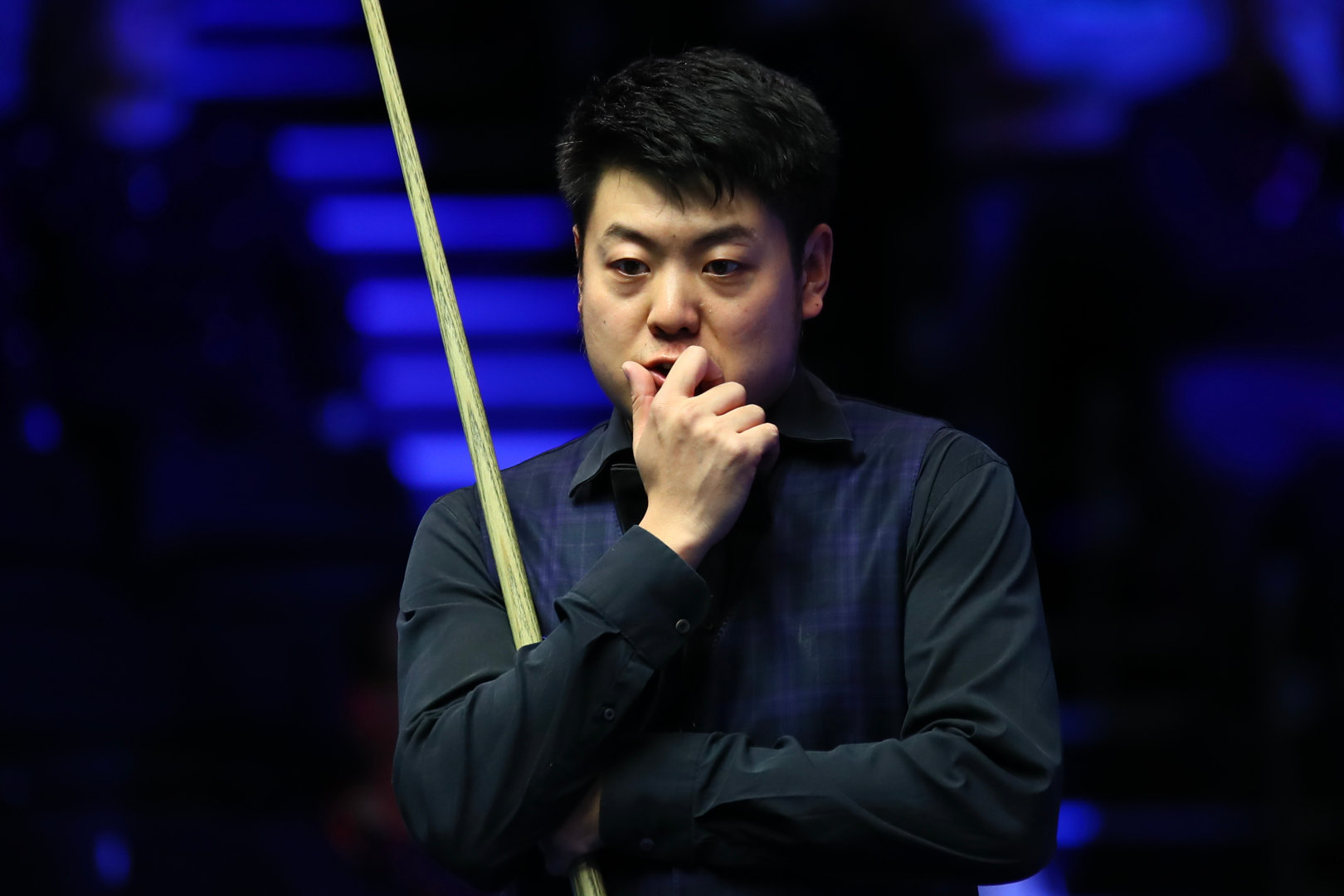 试图打破对 试图打破对