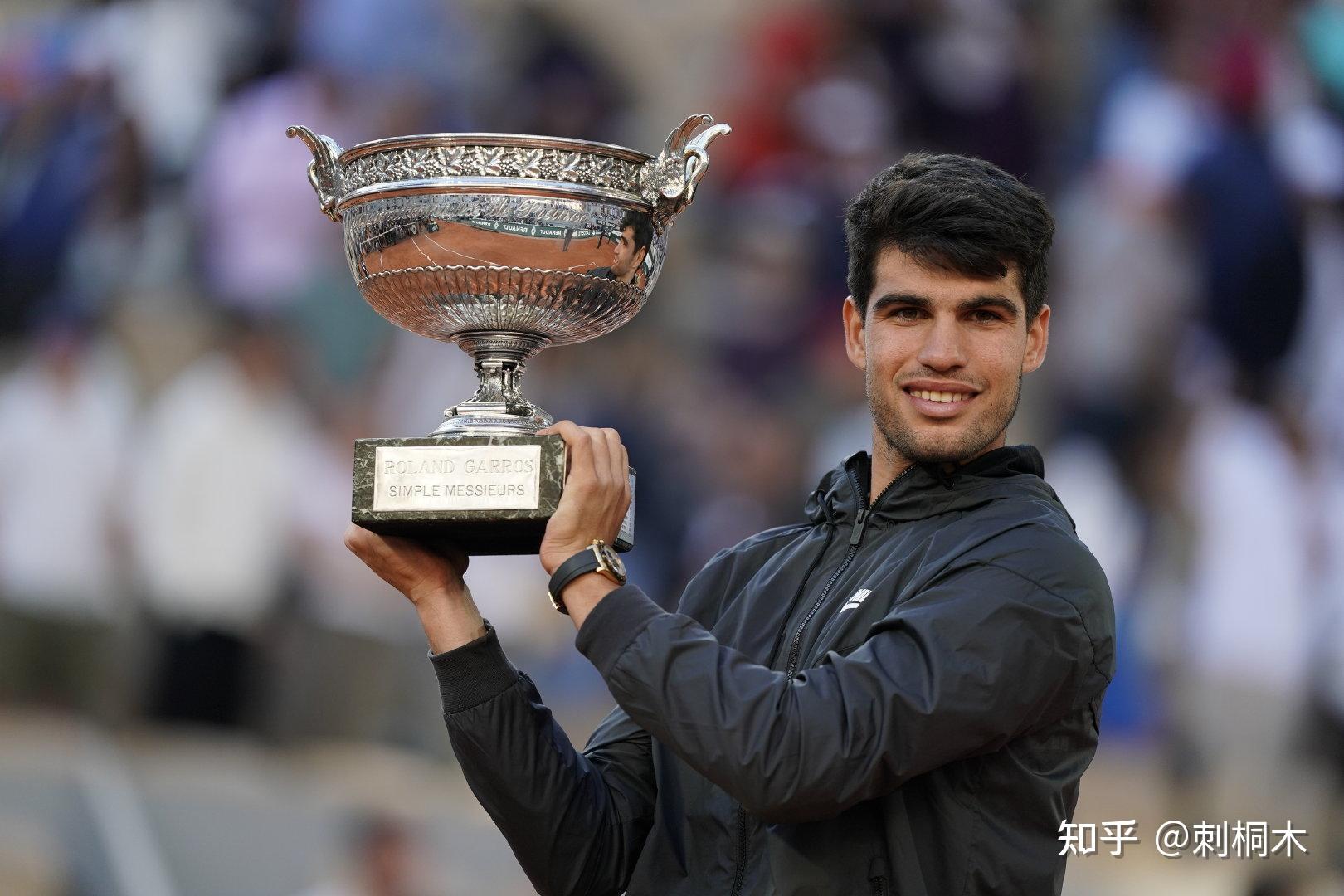 一次次传中 一次次传中