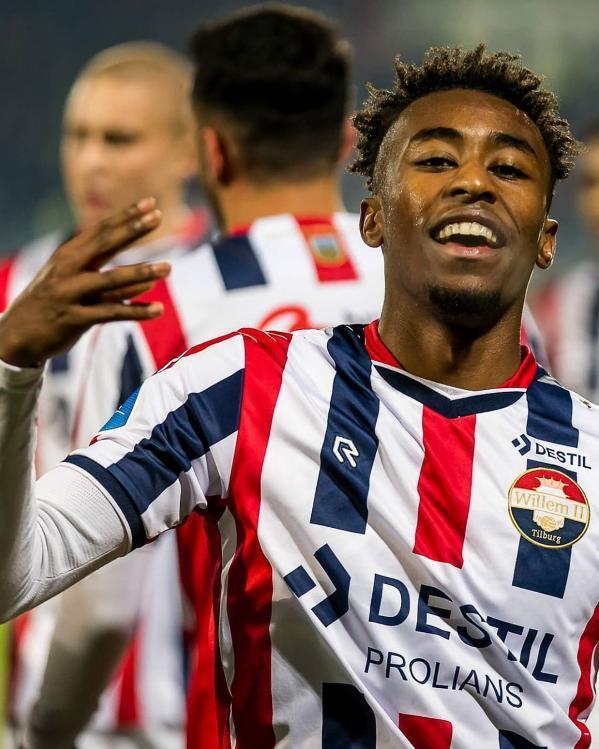 队的战术执 队的战术执